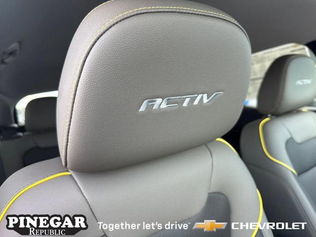 Photo of 2025 Mosaic Black Metallic Chevrolet Trax