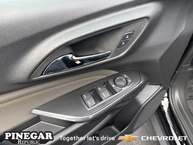 Photo of 2025 Mosaic Black Metallic Chevrolet Trax