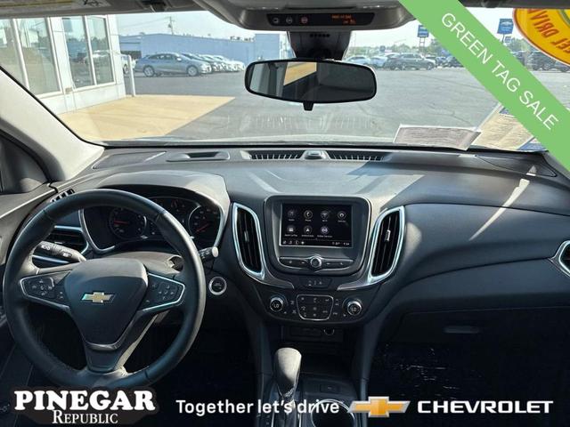 Photo of 2024 Mosaic Black Metallic Chevrolet Equinox