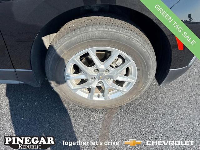 Photo of 2024 Mosaic Black Metallic Chevrolet Equinox