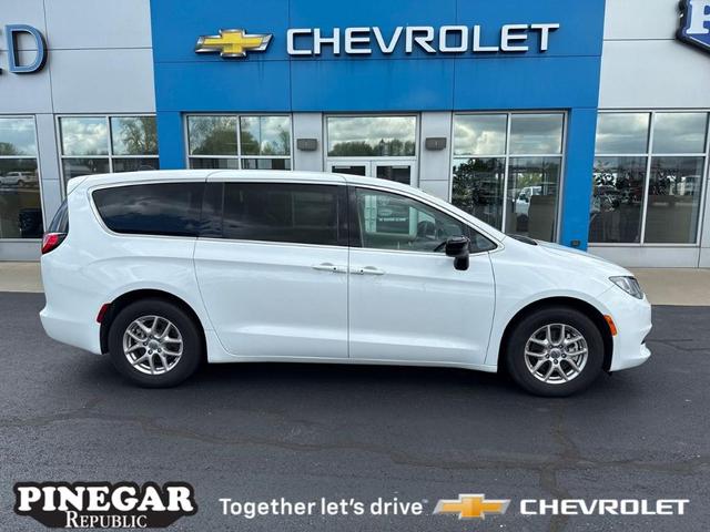 2024 Chrysler Voyager