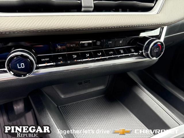 Photo of 2026 Mosaic Black Metallic Chevrolet Equinox