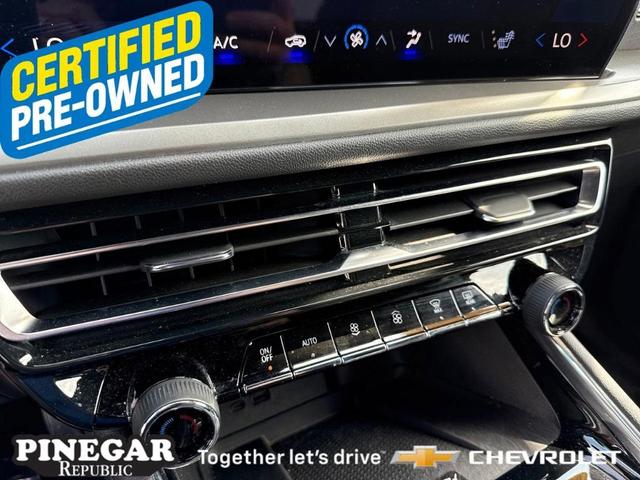 Photo of 2025 Black Chevrolet Traverse