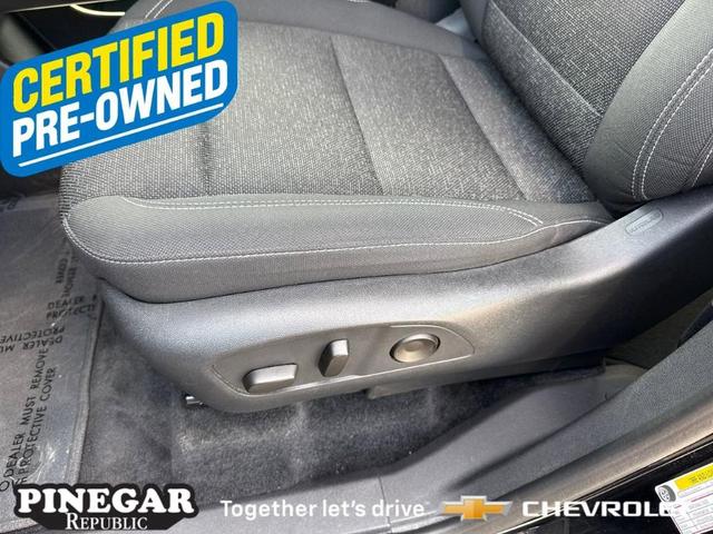 Photo of 2025 Black Chevrolet Traverse