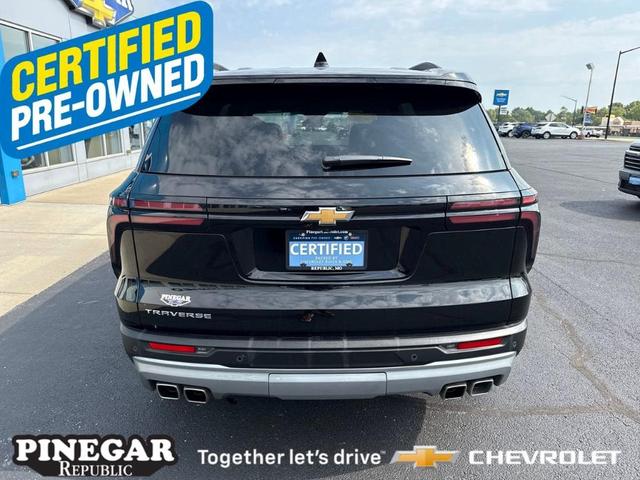 Photo of 2025 Black Chevrolet Traverse