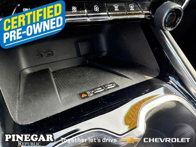 Photo of 2025 Black Chevrolet Traverse