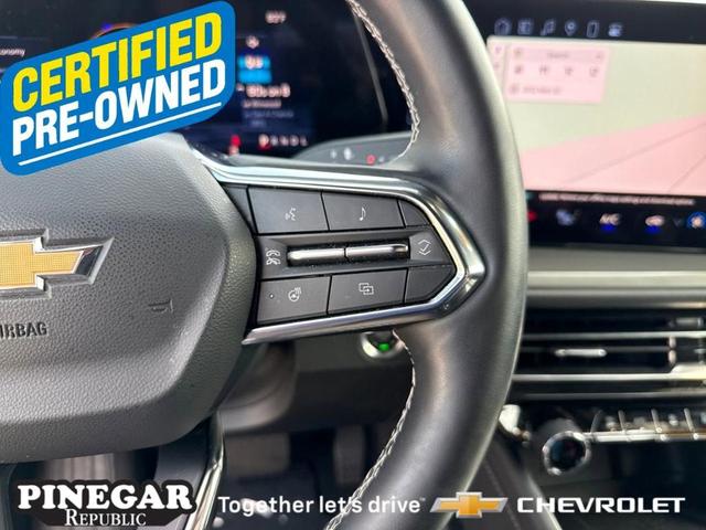 Photo of 2025 Black Chevrolet Traverse