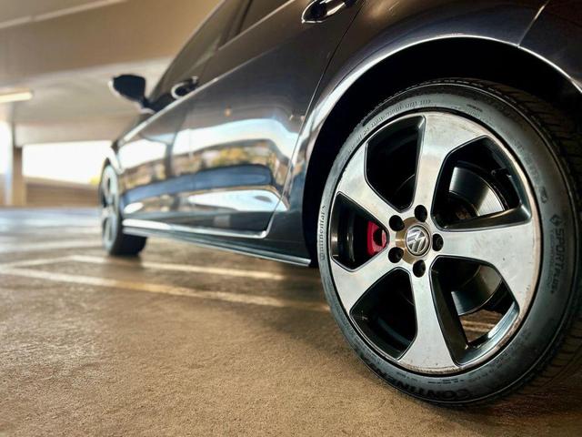 Photo of 2016 Deep Black Pearl Volkswagen Golf GTI