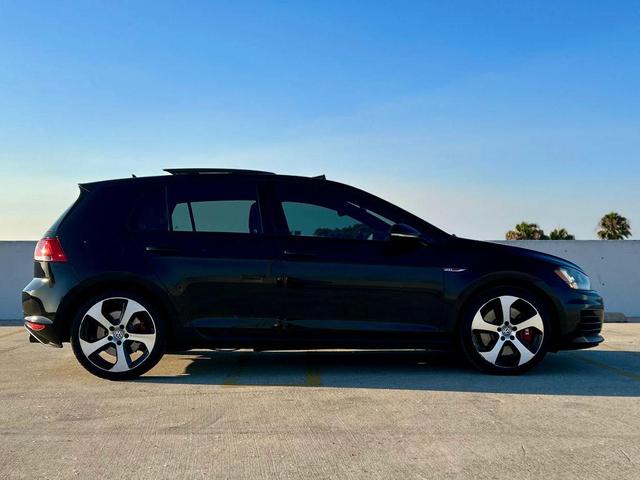 Photo of 2016 Deep Black Pearl Volkswagen Golf GTI