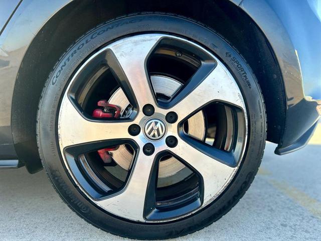Photo of 2016 Deep Black Pearl Volkswagen Golf GTI