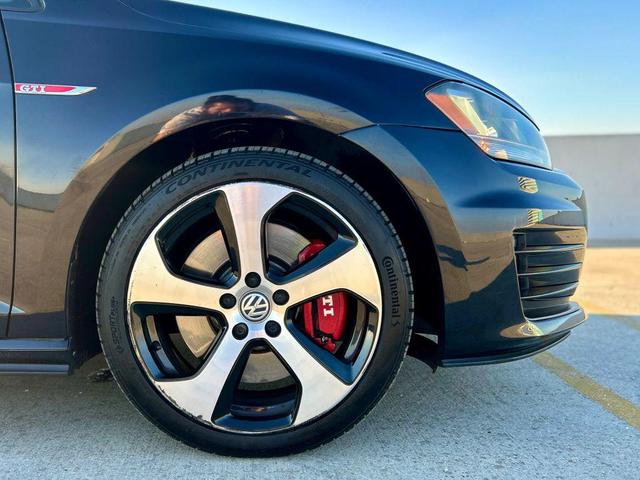 Photo of 2016 Deep Black Pearl Volkswagen Golf GTI