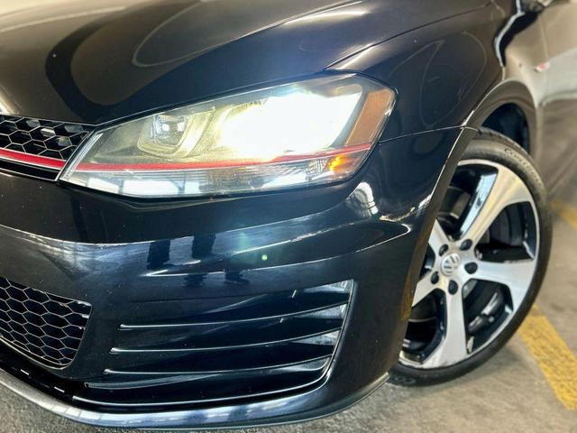 Photo of 2016 Deep Black Pearl Volkswagen Golf GTI