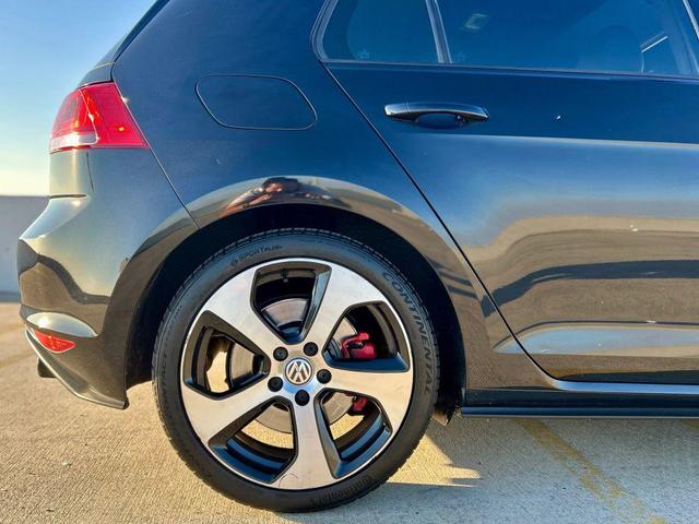 Photo of 2016 Deep Black Pearl Volkswagen Golf GTI