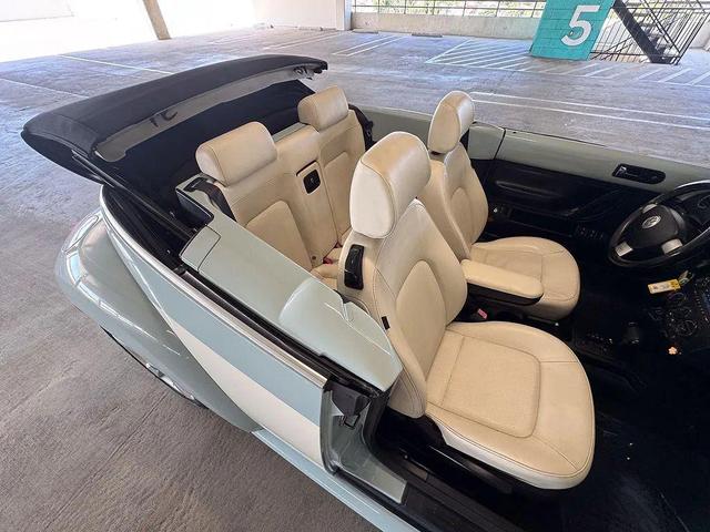 Photo of 2010 Aquarius Blue Volkswagen New Beetle