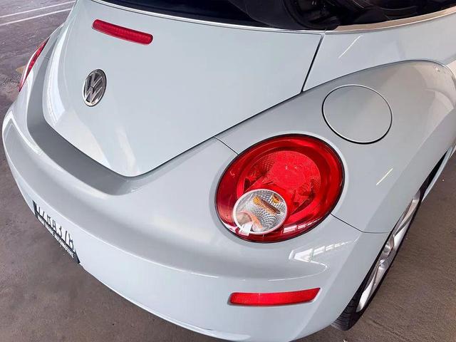 Photo of 2010 Aquarius Blue Volkswagen New Beetle