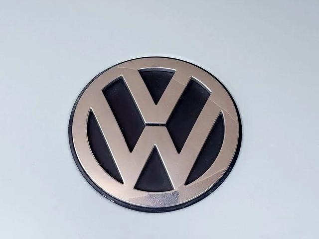 Photo of 2010 Aquarius Blue Volkswagen New Beetle
