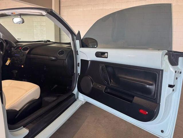 Photo of 2010 Aquarius Blue Volkswagen New Beetle