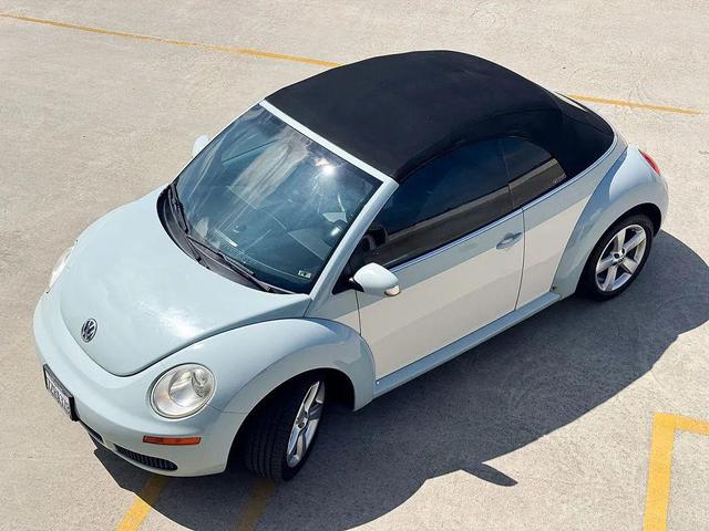 Photo of 2010 Aquarius Blue Volkswagen New Beetle