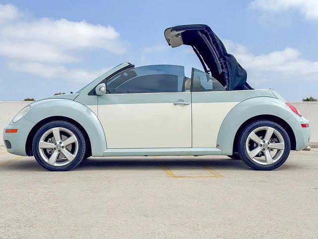 Photo of 2010 Aquarius Blue Volkswagen New Beetle