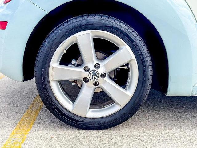 Photo of 2010 Aquarius Blue Volkswagen New Beetle