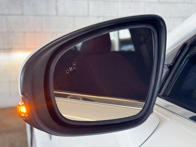 Photo of 2016 White Lexus IS 200t