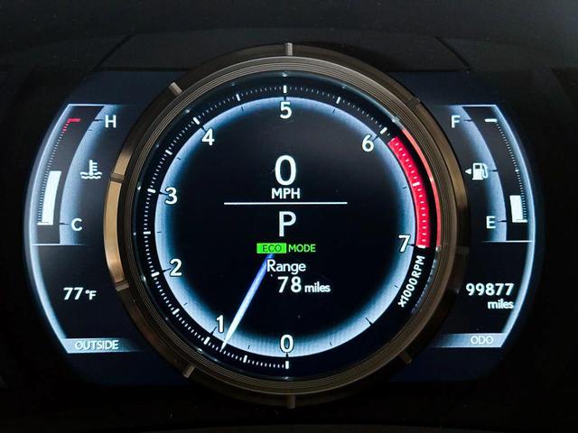 Photo of 2016 White Lexus IS 200t
