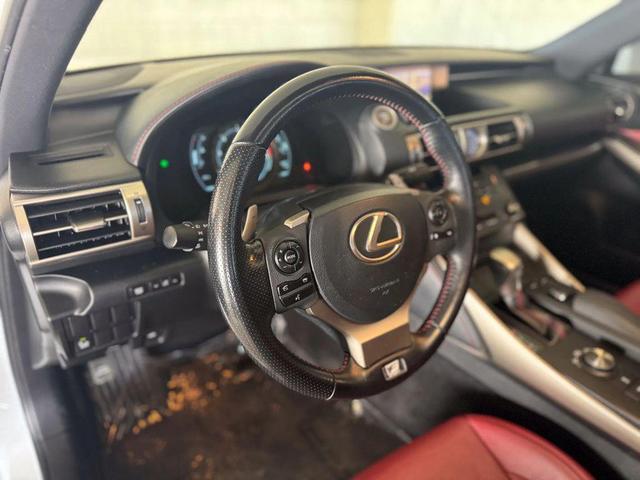 Photo of 2016 White Lexus IS 200t