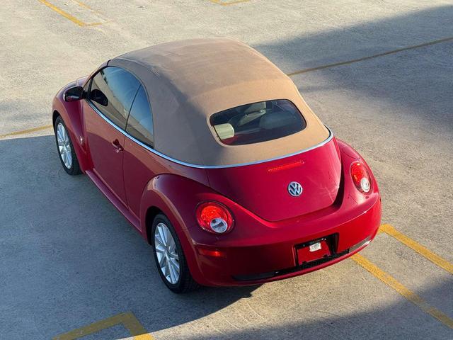 Photo of 2008 Red Volkswagen New Beetle