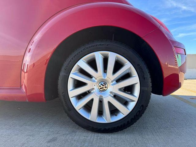 Photo of 2008 Red Volkswagen New Beetle