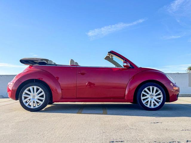 Photo of 2008 Red Volkswagen New Beetle
