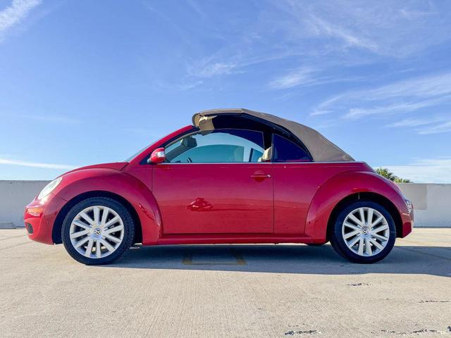 Photo of 2008 Red Volkswagen New Beetle