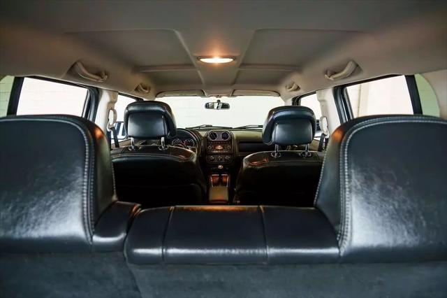 Photo of 2011 Bright White Clearcoat Jeep Patriot