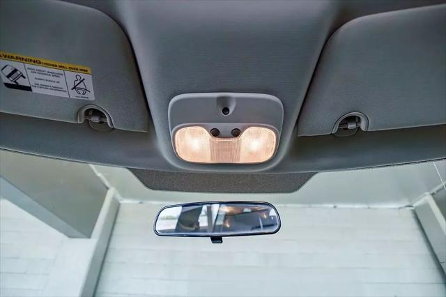Photo of 2011 Bright White Clearcoat Jeep Patriot