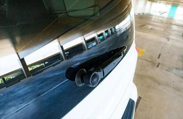 Photo of 2011 Bright White Clearcoat Jeep Patriot