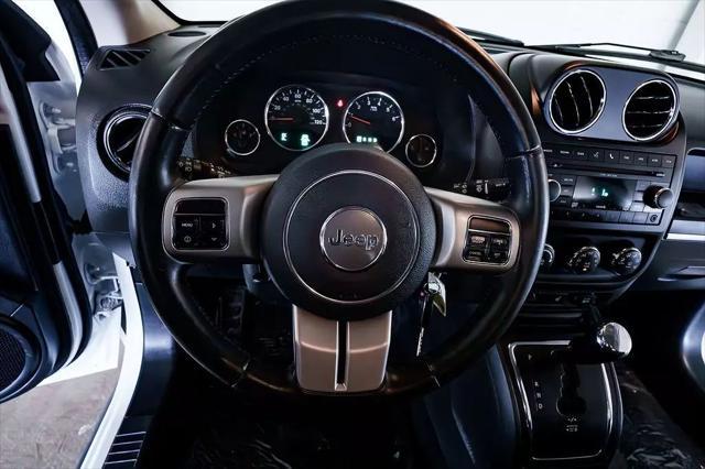 Photo of 2011 Bright White Clearcoat Jeep Patriot