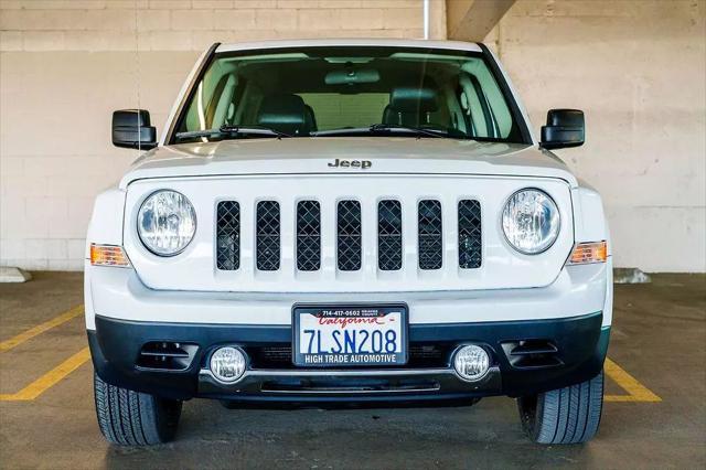 Photo of 2011 Bright White Clearcoat Jeep Patriot