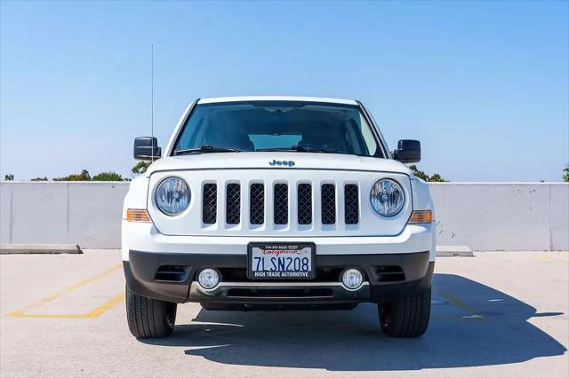 Photo of 2011 Bright White Clearcoat Jeep Patriot