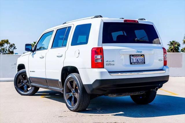 Photo of 2011 Bright White Clearcoat Jeep Patriot