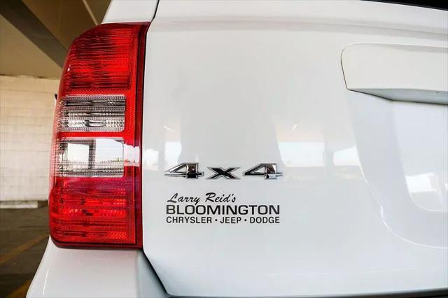 Photo of 2011 Bright White Clearcoat Jeep Patriot