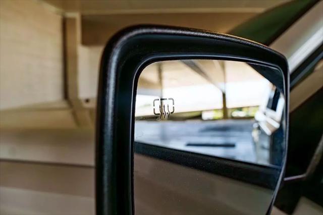 Photo of 2011 Bright White Clearcoat Jeep Patriot