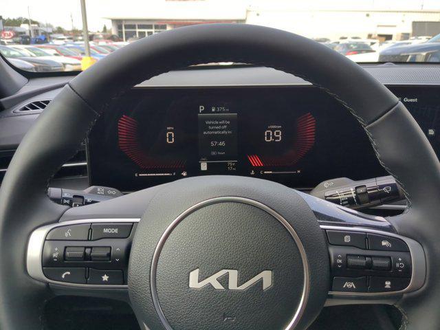 Photo of 2025 Snow White Pearl Kia K5