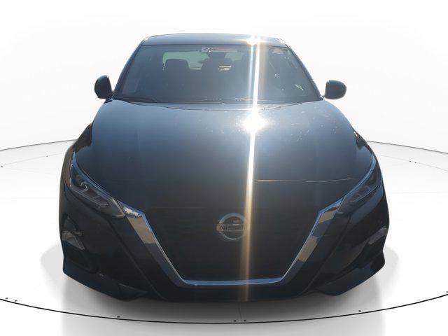 Photo of 2022 Super Black Nissan Altima