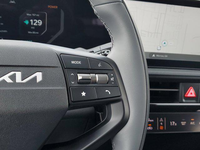 Photo of 2025 Glacier White Pearl Kia EV6