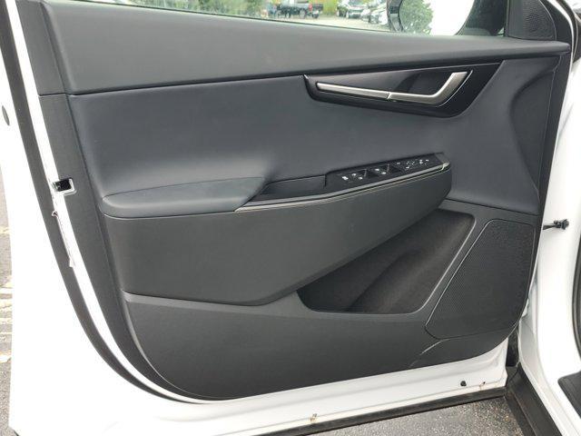 Photo of 2025 Glacier White Pearl Kia EV6