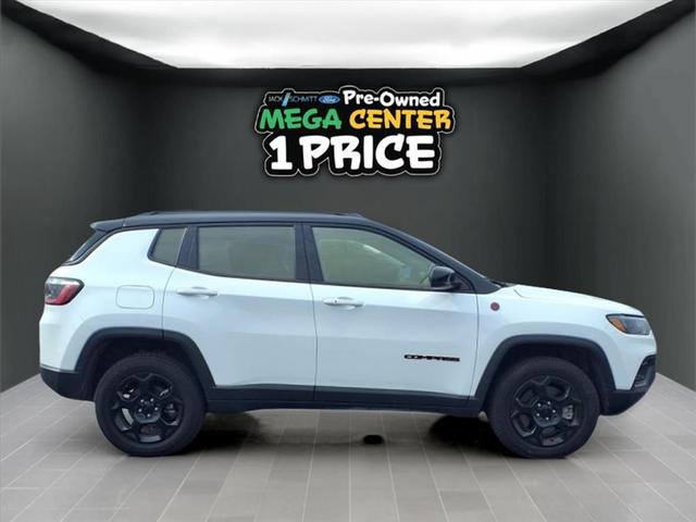 Photo of 2023 Bright White Clearcoat Jeep Compass