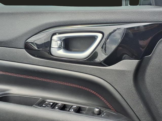 Photo of 2023 Bright White Clearcoat Jeep Compass