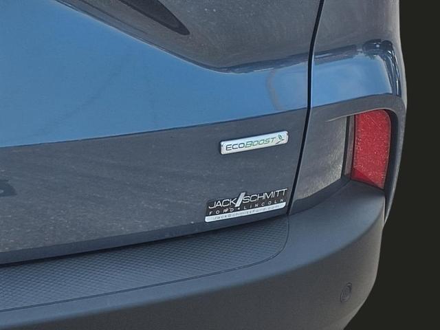 Photo of 2020 Blue Metallic Ford Escape