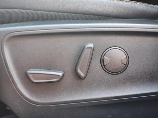 Photo of 2020 Blue Metallic Ford Escape