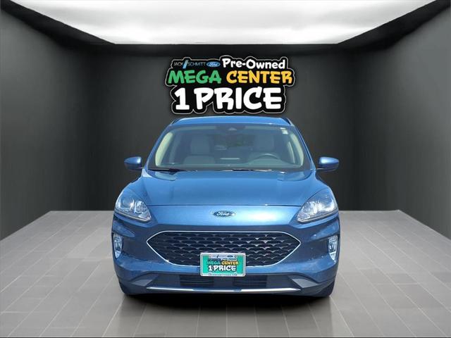Photo of 2020 Blue Metallic Ford Escape