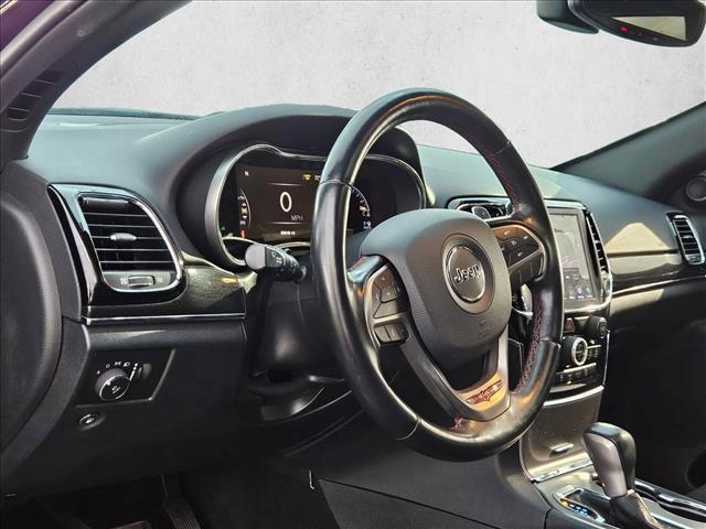 Photo of 2020 Diamond Black Crystal Pearlcoat Jeep Grand Cherokee